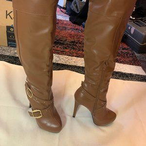Scene platform boots, LIKE NEW